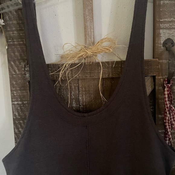 Urban Outfitters - Picture 7 of 8